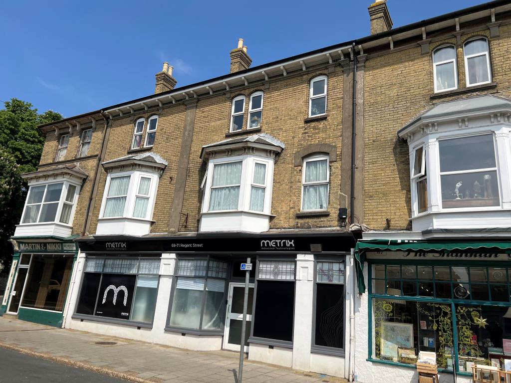 Lot: 3 - TOWN CENTRE COMMERCIAL INVESTMENT - Town Centre Commercial Investment Opportunity for Sale by Auction